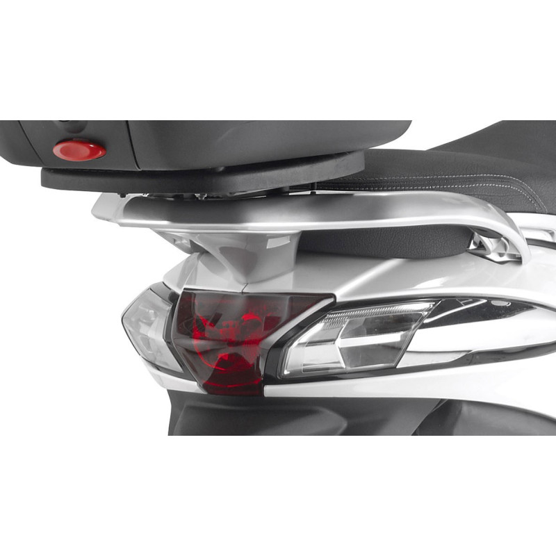 Stelaż GIVI SR5611 pod kufer centralny do Piaggio Liberty 50-125-150 [02-] (zgodna z KR5611)