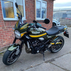 Błotnik Pyramid Gloss Black Kawasaki Z 900 RS 2017-Aktualny