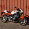 Osłona siedzenia Pyramid Legend Red Yamaha XSR 900 2025-Aktualne