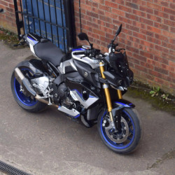 Pyramid Pług SP Colours Yamaha MT-10 SP 2017-Aktualne