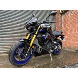 Pług Pyramid Czarny połysk Yamaha MT-10 2016-Aktualny