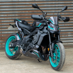 Pyramid Pług Midnight Cyan Yamaha MT-09 2024-Aktualny