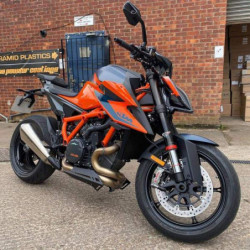 Nakładki na wydech Pyramid Matowa czerń KTM 1290 Super Duke R 2020-Aktualne