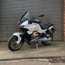 Osłona silnika Pyramid Gloss Silver Moto Guzzi V100 Mandello S 2022-Aktualny