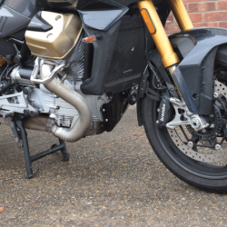 Osłona silnika Pyramid Matowa czerń Moto Guzzi V100 Mandello S 2022-Aktualny