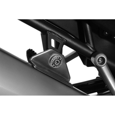 Osłona mocowania tłumika tylnego, anodowana na czarno, do Triumph Tiger 800/ 800XC/ 800XCx/ Explorer