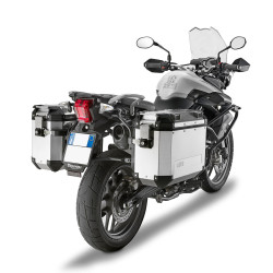 Stelaż pod kufry boczne Trekker Outback do Triumph Tiger 800 / XC / XR [11-] - GIVI PL6401CAM