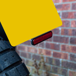 Odblask pod tablicę Pyramid